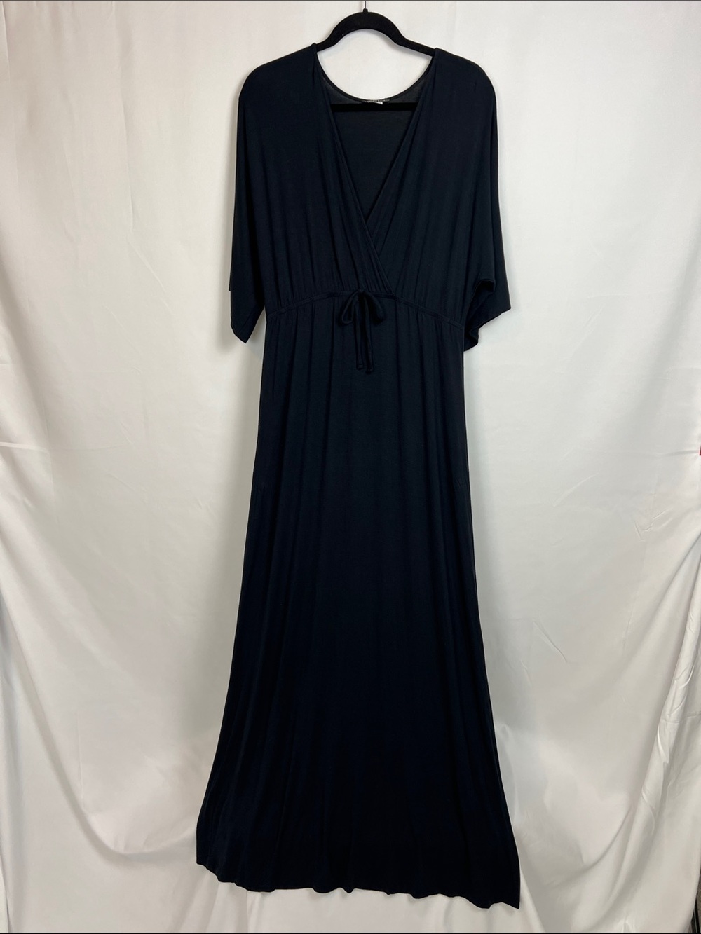 VENUS Black V-Neck Maxi Dress Size Medium